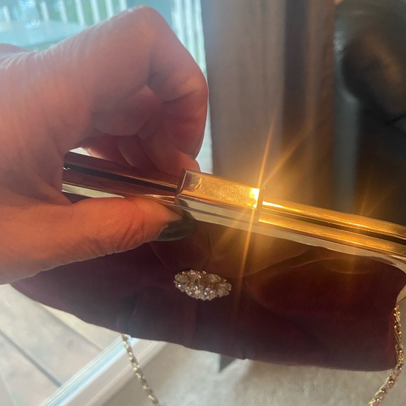 Cute burgundy evening bag. - Picture 4 of 7